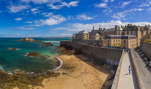 Ville fortifiée, Plage du Bon Secours à Saint-Malo